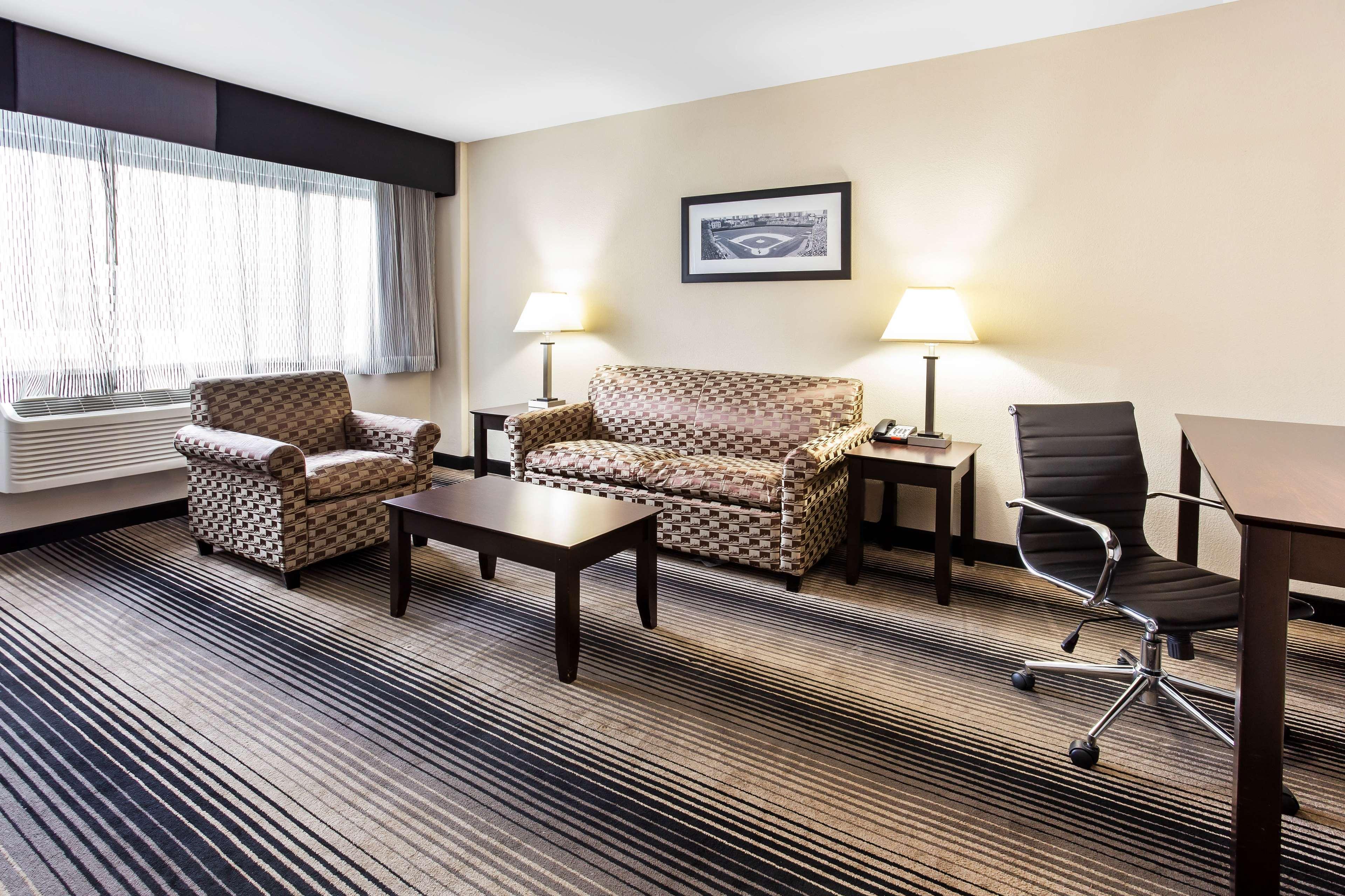 Best Western Plus Hyde Park Chicago Hotel Esterno foto
